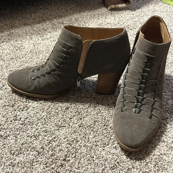 Fall grey ankle boots. Only worn a couple of times in great condition - Picture 5 of 5